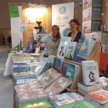 Osmi Résilience - livres stand