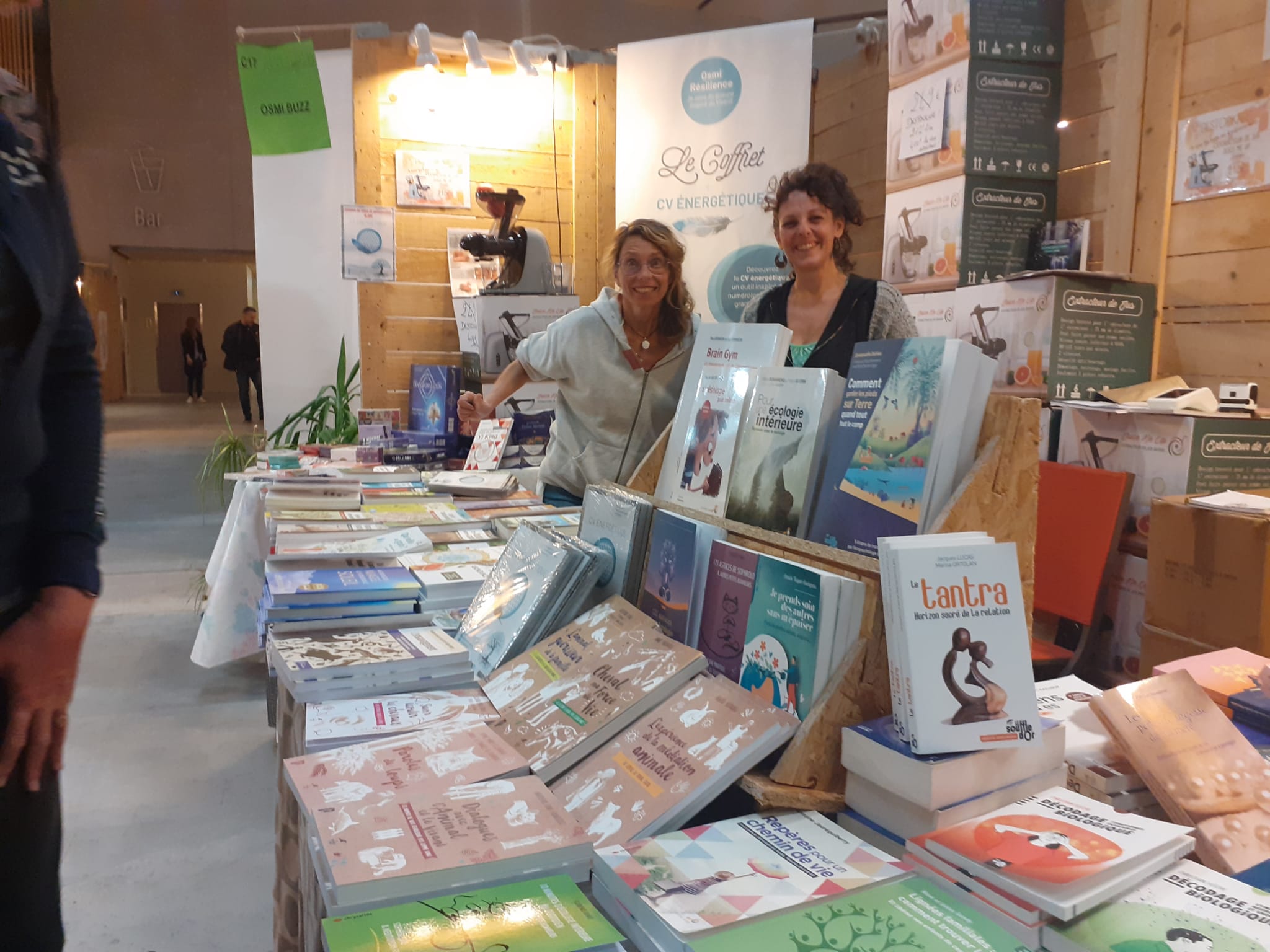 Osmi Résilience - livres stand